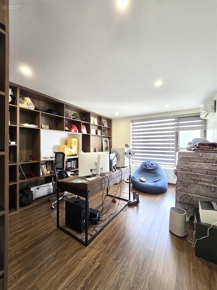 Bán căn góc 3pn/ 168m2 view hồ tây/ full đồ/ đã có sổ/ có slot ô tô/ giá bán 15.8 tỷ bao phí