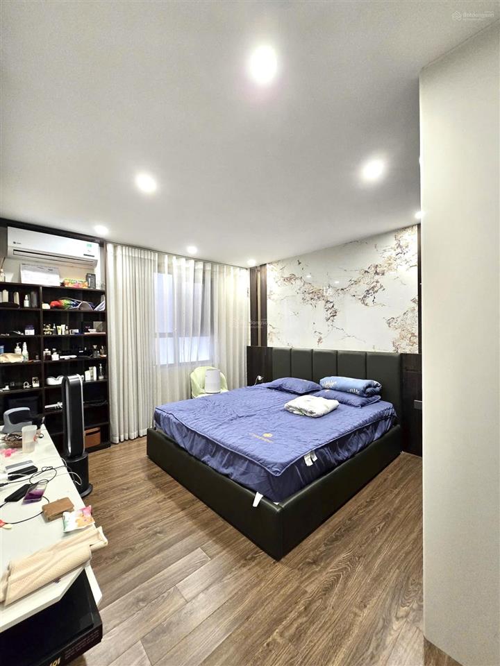 Bán căn góc 3pn/ 168m2 view hồ tây/ full đồ/ đã có sổ/ có slot ô tô/ giá bán 15.8 tỷ bao phí