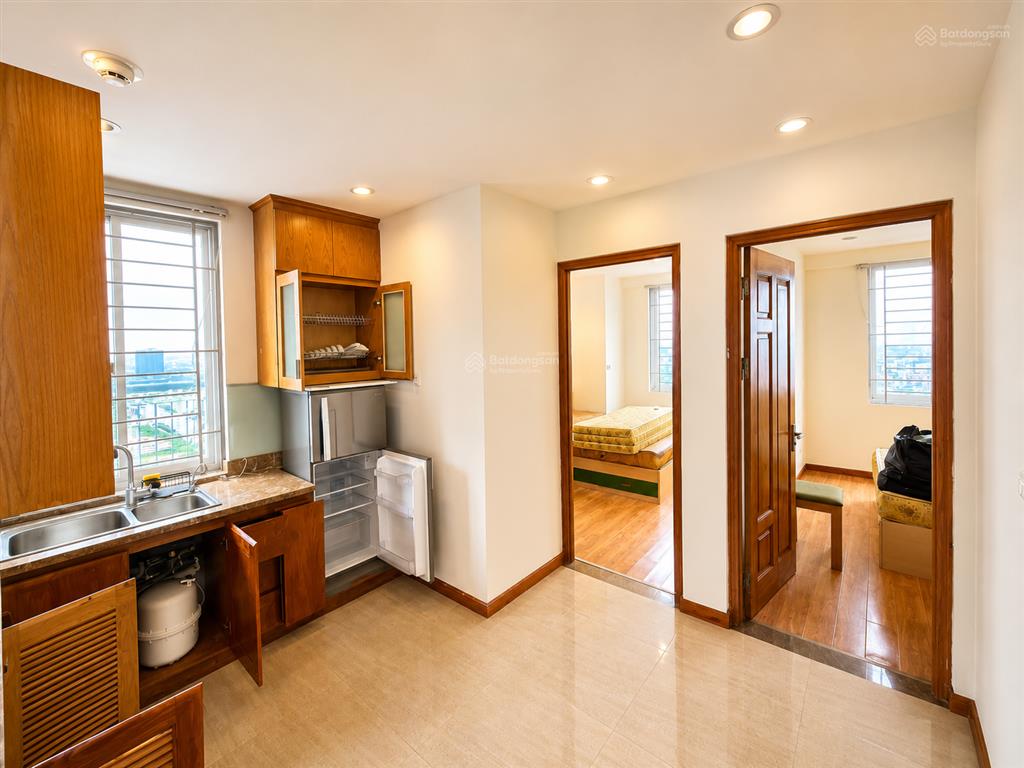 Bán căn góc 2pn/70m2 view hồ tây/full đồ/có sổ/giá bán 6.4 tỷ bao phí/ 0986 558 ***