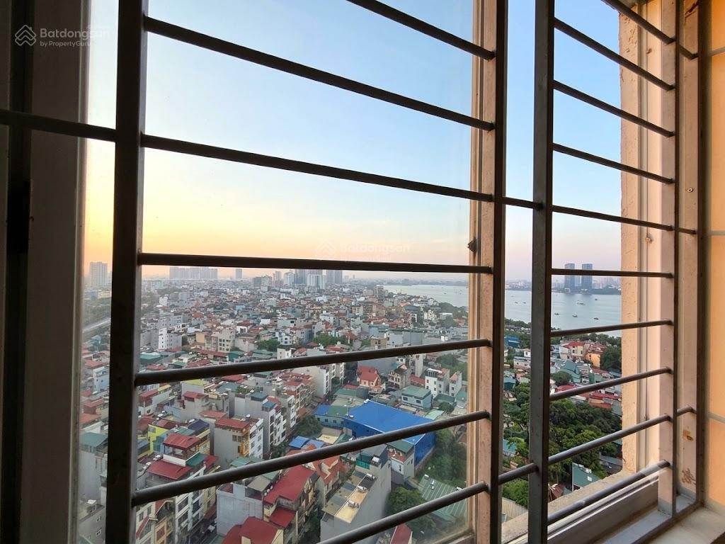 Bán căn góc 2pn/70m2 view hồ tây/full đồ/có sổ/giá bán 6.4 tỷ bao phí/ 0986 558 ***