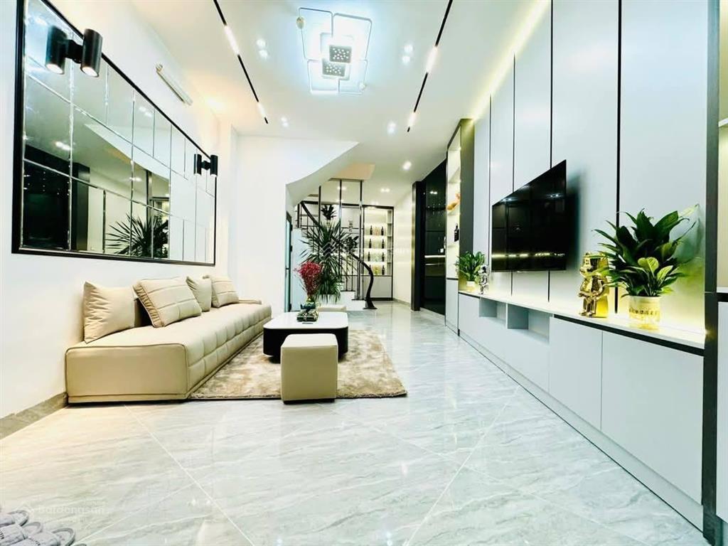 Bán nhà nam từ liêm  oto đỗ cửa  ngõ thông  kinh doanh 40m2  giá 6x tỷ