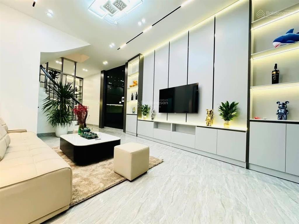 Bán nhà nam từ liêm  oto đỗ cửa  ngõ thông  kinh doanh 40m2  giá 6x tỷ