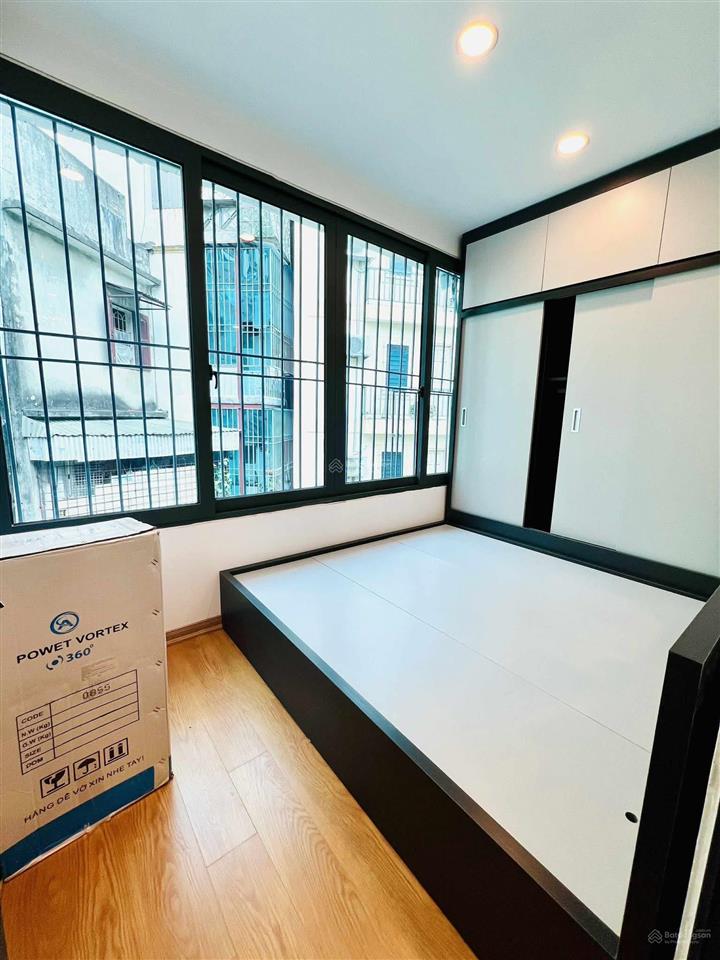 Bán nhà phố triều khúc. dt 30m2/5 tầng. kinh doanh, văn phòng. nhà đẹp. dân trí cao. giá 7,3 tỷ