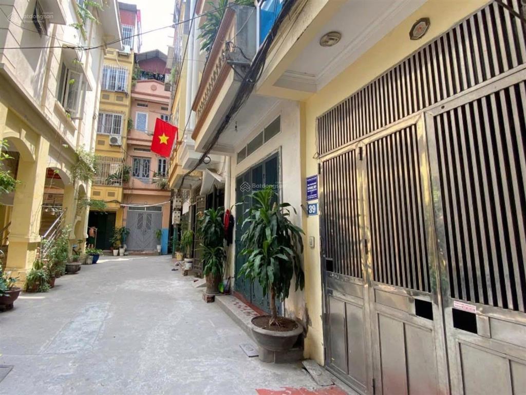 Bán nhà phố tôn đức thắng. dt35m/7 tầng. mt3,5m. phân lô. thang máy. dân trí cao. giá8,1 tỷ
