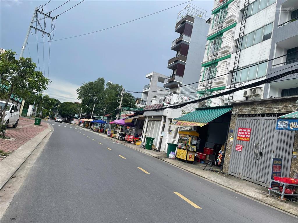 Bán chdv 6 tầng góc 2mt cổng sau công viên phần mềm quang trung, giá 11 tỷ