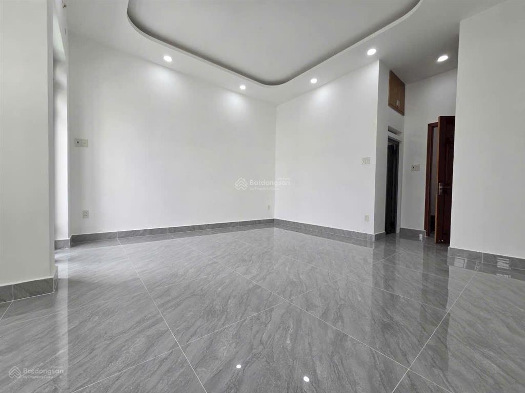 Bán nhà 3 tầng mặt tiền tân thới hiệp 08, dt 5x18m, giá 7.5 tỷ tl