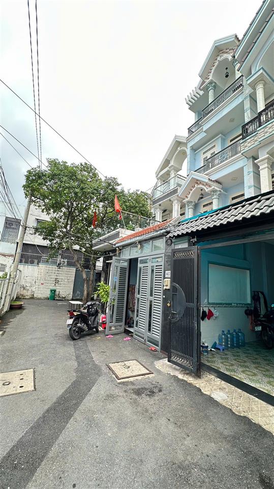 Bán nhà 3 tầng hxh nguyễn duy cung gần siêu thị emart, giá 7.9 tỷ tl