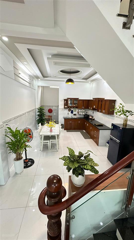 Bán nhà 3 tầng hxh nguyễn duy cung gần siêu thị emart, giá 7.9 tỷ tl