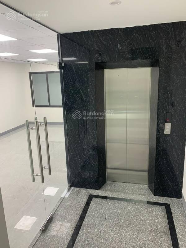 Cho thuê nhà nguyễn trãi, ngã tư sở, royal city. dt 100m2, mt 6m, 6 tầng thông sàn, thang máy 65tr