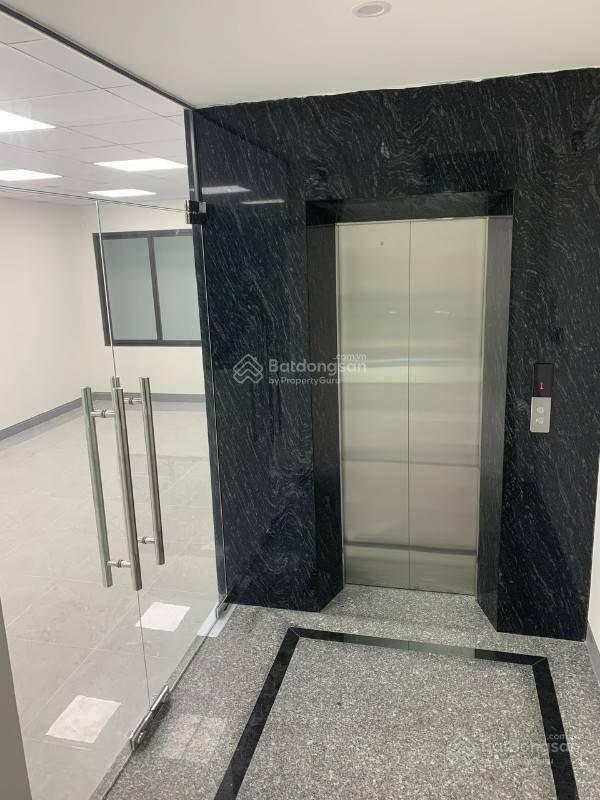 Cho thuê nhà nguyễn trãi, ngã tư sở, royal city. dt 100m2, mt 6m, 6 tầng thông sàn, thang máy 65tr