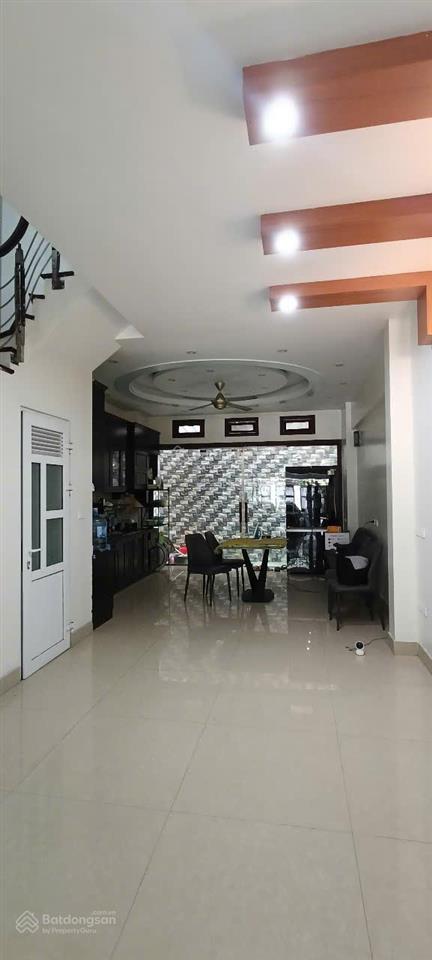 Cho thuê nhà kđt văn phú, nhà đẹp, full đồ, sách vali về ở ngay. dt 80m2, 5 tầng, giá chỉ 21tr