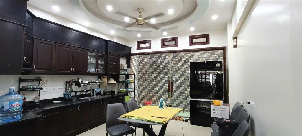 Cho thuê nhà kđt văn phú, nhà đẹp, full đồ, sách vali về ở ngay. dt 80m2, 5 tầng, giá chỉ 21tr