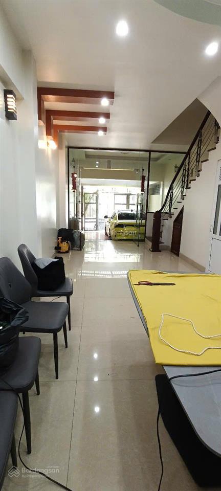 Cho thuê nhà kđt văn phú, nhà đẹp, full đồ, sách vali về ở ngay. dt 80m2, 5 tầng, giá chỉ 21tr