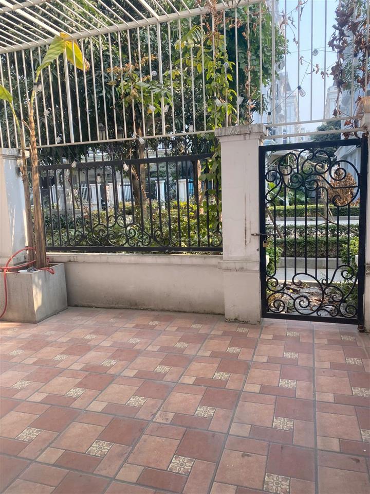 Cho thuê nhà louis đại mỗ, giáp vạn phúc. dt 105m2, 5 tầng, mt 6m, điều hoà nóng lạnh đầy đủ, 35tr