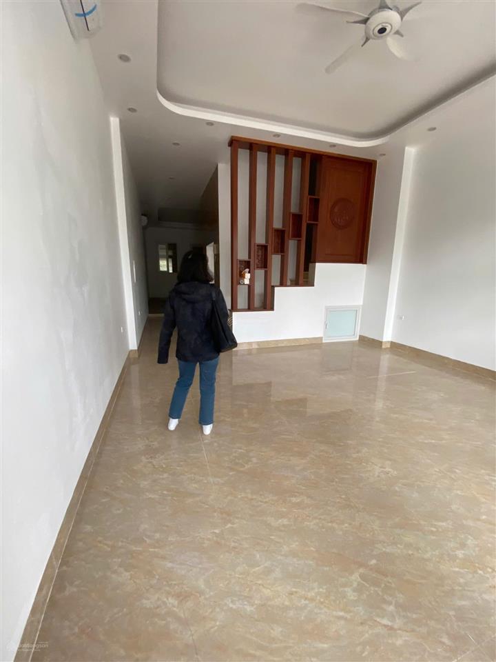 Cho thuê nhà louis đại mỗ, giáp vạn phúc. dt 105m2, 5 tầng, mt 6m, điều hoà nóng lạnh đầy đủ, 35tr