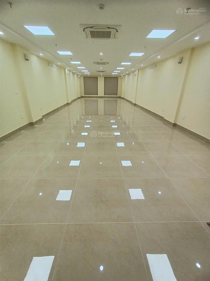 Cho thuê nhà mặt phố quang trung, hà đông. dt 700m2, 7 tầng 1 tum 1 hầm, nhà mới 100%, 550tr/th