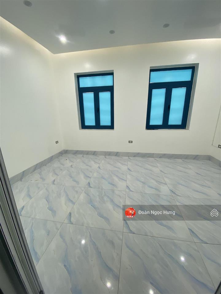 Cho thuê nhà vạn phúc, galaxy tố hữu, dt 100m2x6 tầng, nhà đẹp, giá chỉ 40tr