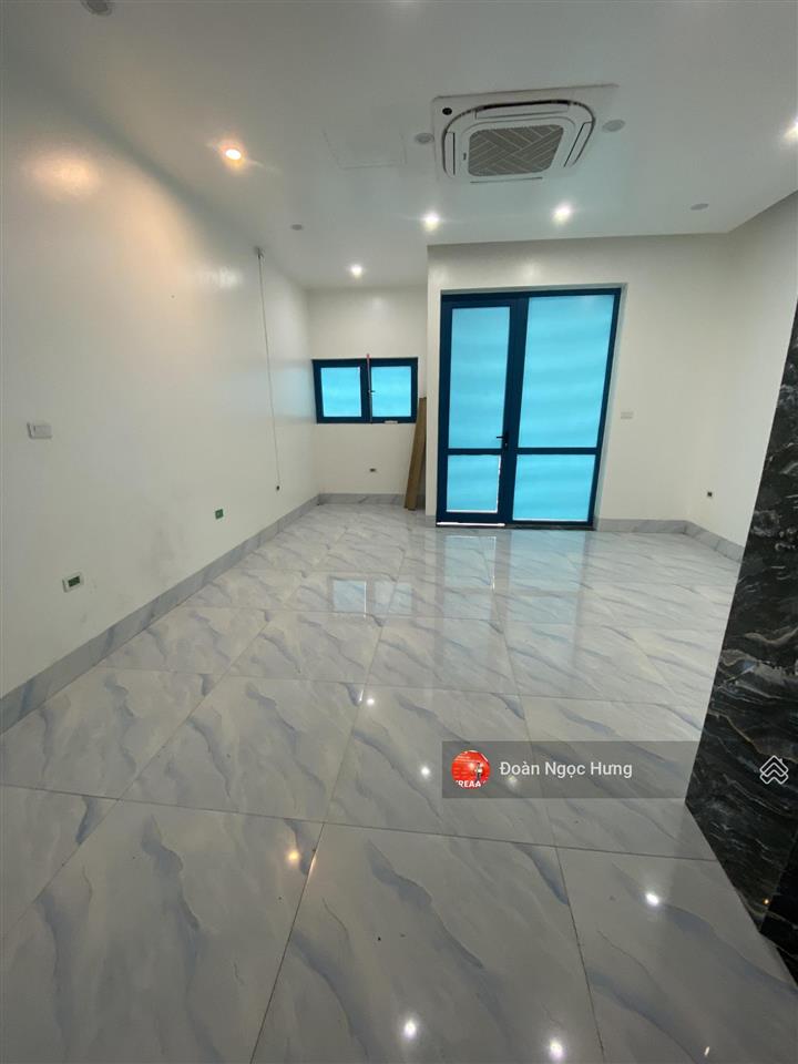 Cho thuê nhà vạn phúc, galaxy tố hữu, dt 100m2x6 tầng, nhà đẹp, giá chỉ 40tr