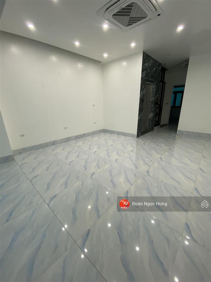 Cho thuê nhà vạn phúc, galaxy tố hữu, dt 100m2x6 tầng, nhà đẹp, giá chỉ 40tr