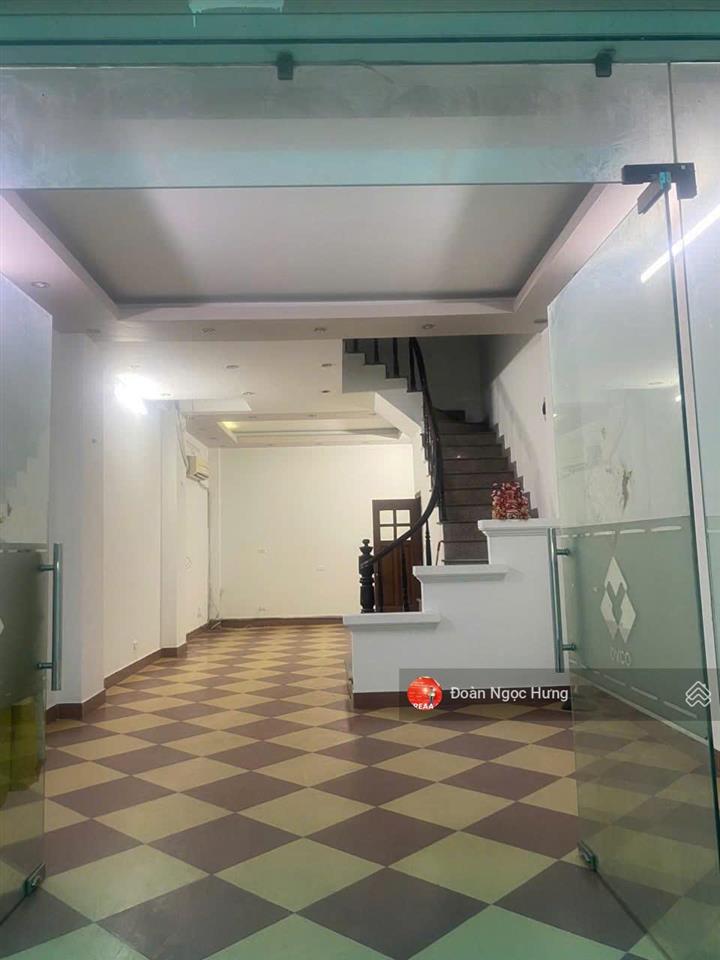 Cho thuê nhà phố nguyễn hoàng, cạnh bx mỹ đình, dt 70m2, 5 tầng, mt 5m, nhà đẹp, giá chỉ 26tr