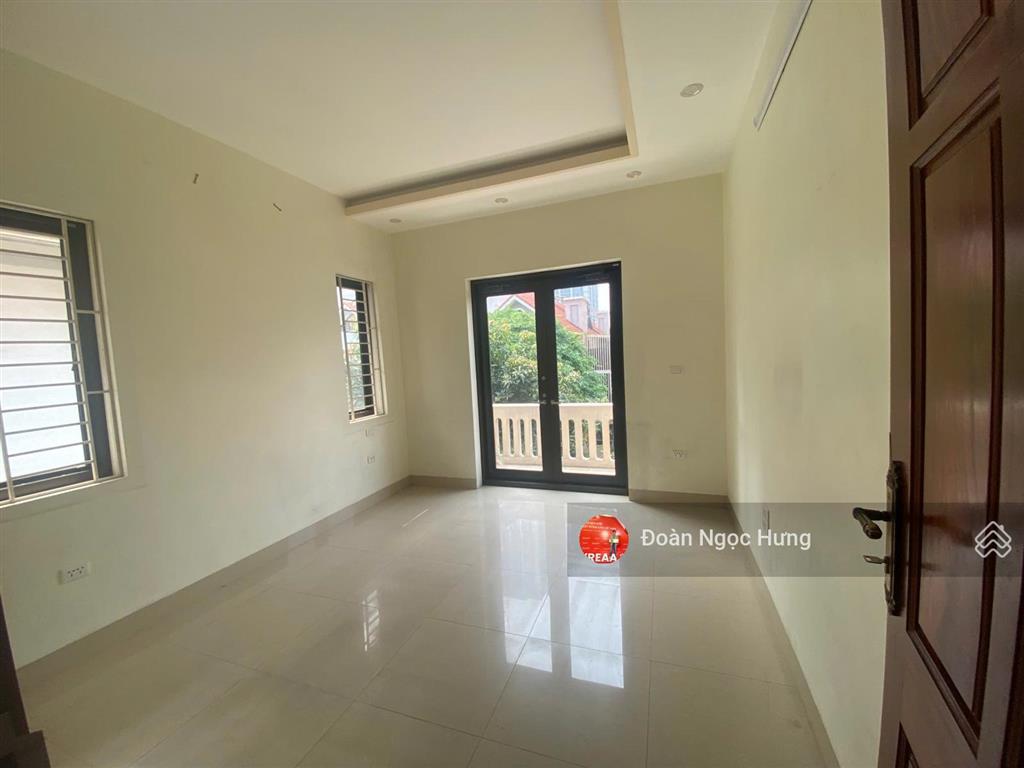 Cho thuê biệt thự đường tố hữu, trung văn. dt 163m, 4 tầng, mt 8m, nhà đẹp, giá chỉ 36tr