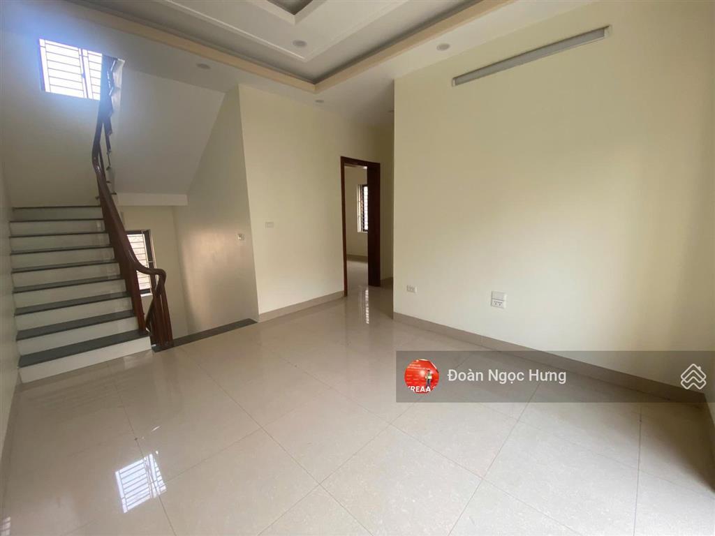 Cho thuê biệt thự đường tố hữu, trung văn. dt 163m, 4 tầng, mt 8m, nhà đẹp, giá chỉ 36tr