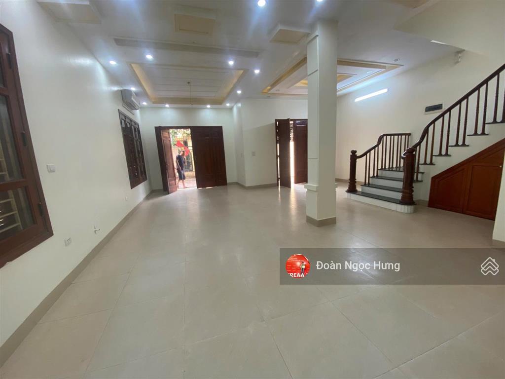 Cho thuê biệt thự đường tố hữu, trung văn. dt 163m, 4 tầng, mt 8m, nhà đẹp, giá chỉ 36tr