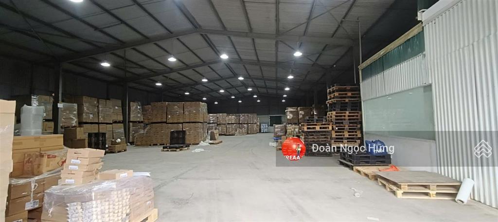 Cho thuê kho xưởng đường 32, gần nhổn, đh công nghiệp, dt 900m2, xe công vào, xuất vat, khung zamil