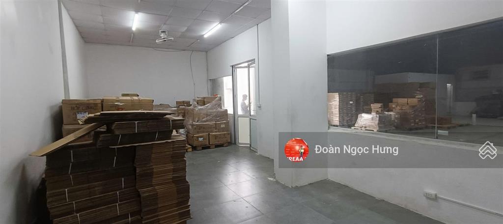 Cho thuê kho xưởng đường 32, gần nhổn, đh công nghiệp, dt 900m2, xe công vào, xuất vat, khung zamil