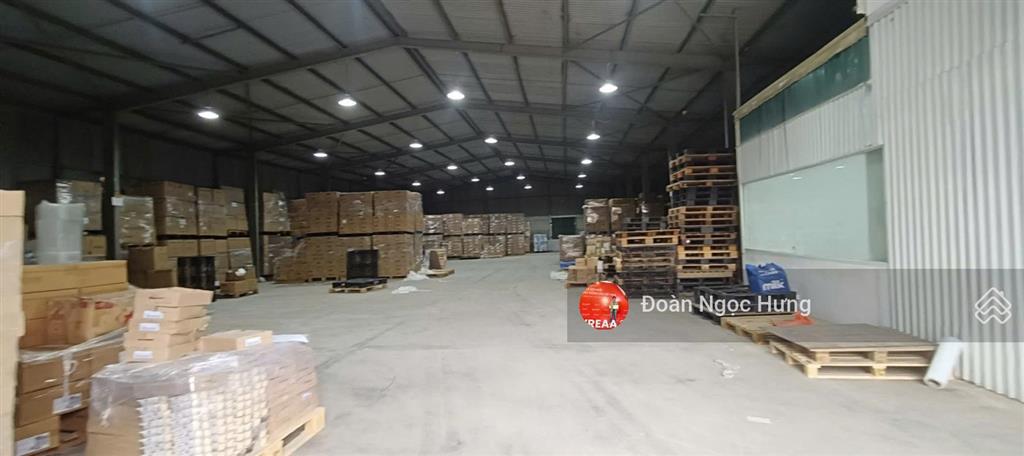 Cho thuê kho xưởng đường 32, gần nhổn, đh công nghiệp, dt 900m2, xe công vào, xuất vat, khung zamil