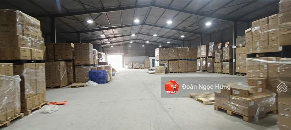 Cho thuê kho xưởng đường 32, gần nhổn, đh công nghiệp, dt 900m2, xe công vào, xuất vat, khung zamil