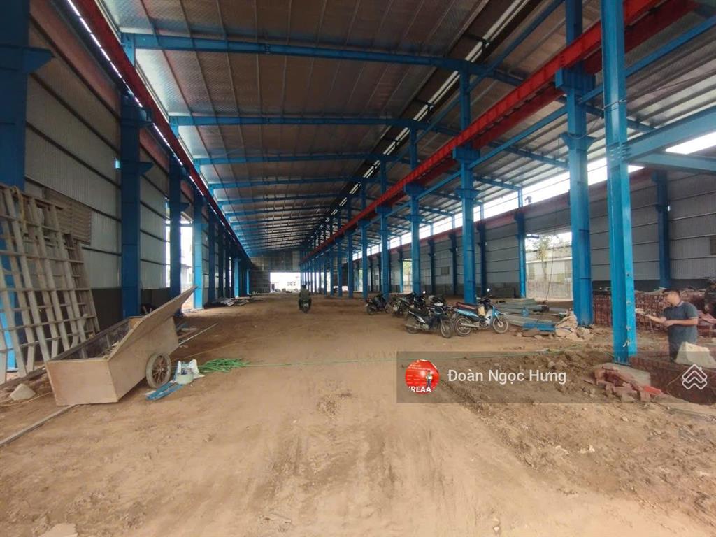 Cho thuê kho tiêu chuẩn cụm cn thạch thất, quốc oai, đường đại lộ thăng long, dt 5000m2, mới 100%