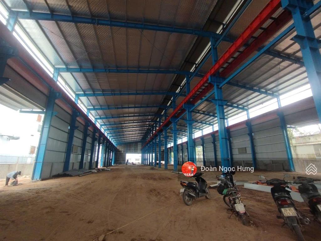 Cho thuê kho tiêu chuẩn cụm cn thạch thất, quốc oai, đường đại lộ thăng long, dt 5000m2, mới 100%