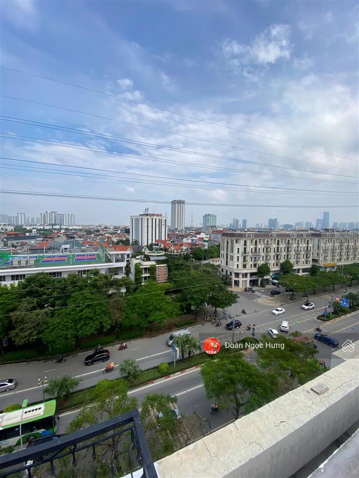 Cho thuê nhà him lam tố hữu, vạn phúc, dt 100m2, mt 6m, 7 tầng thông sàn, thang máy, nhà đẹp, 60tr