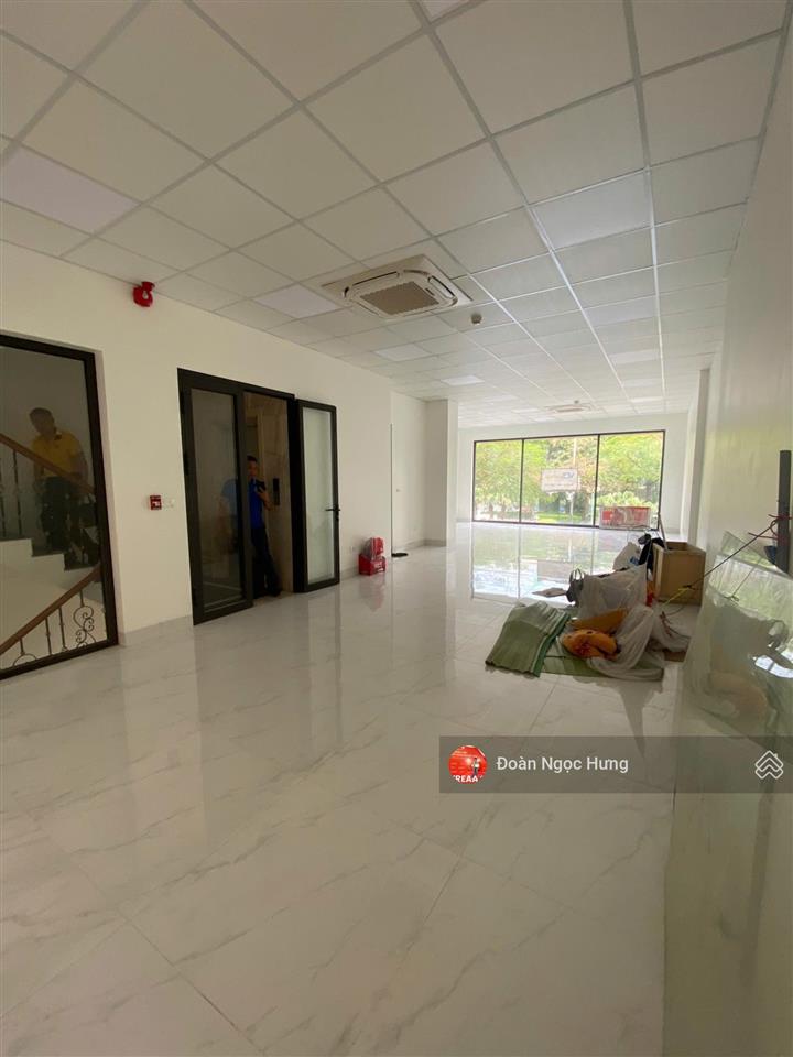 Cho thuê nhà him lam tố hữu, vạn phúc, dt 100m2, mt 6m, 7 tầng thông sàn, thang máy, nhà đẹp, 60tr