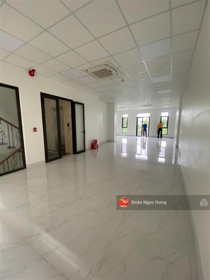 Cho thuê nhà him lam tố hữu, vạn phúc, dt 100m2, mt 6m, 7 tầng thông sàn, thang máy, nhà đẹp, 60tr