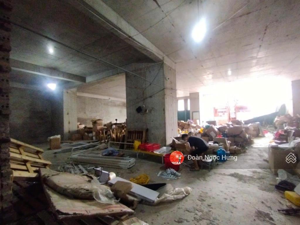 Cho thuê kho đường vạn phúc, hà đông, hà nội. dt 1500m2, xây dựng kiên cố, có điện 3fa. giá 40tr/th