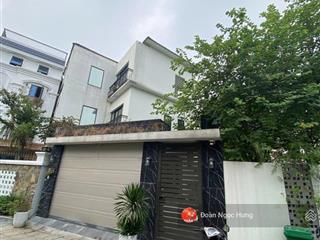 Cho thuê nhà thành phố giao lưu, phạm văn đồng, dt 224m, 4 tầng, mt 24m, nhà đẹp, giá chỉ 40tr