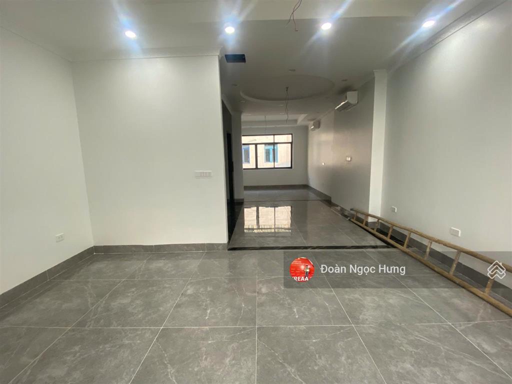 Cho thuê nhà trung kính, yên hòa, dt 80m, 6 tầng, thang máy điều hòa đầy đủ, giá chỉ 45tr