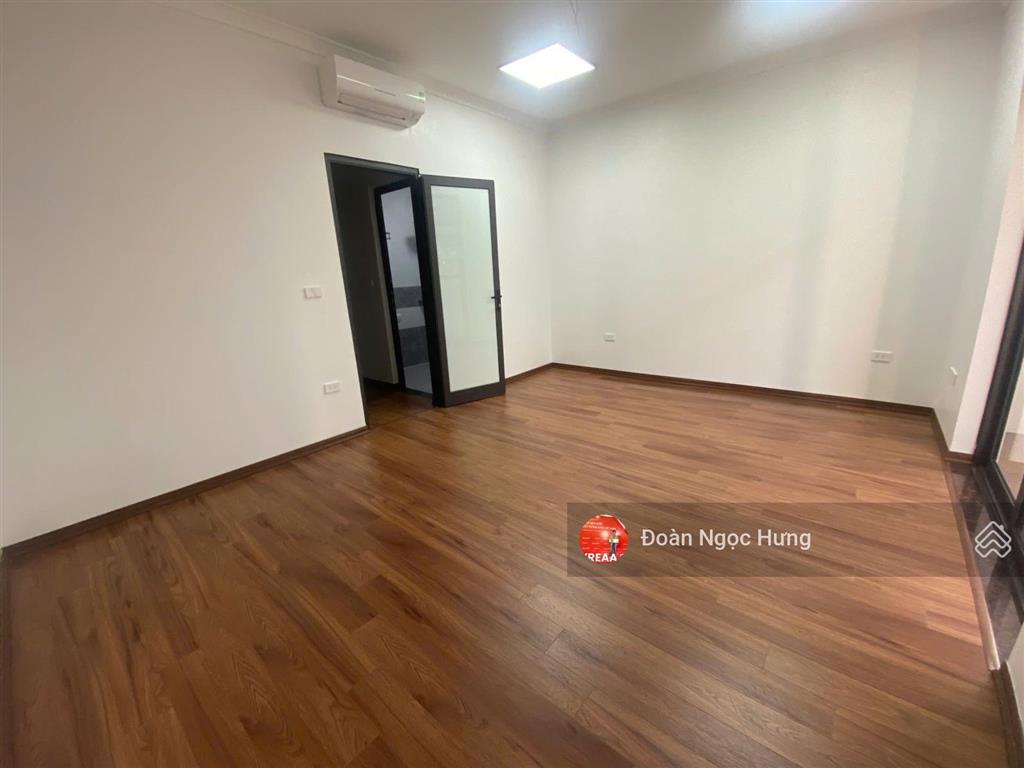 Cho thuê nhà trung kính, yên hòa, dt 80m, 6 tầng, thang máy điều hòa đầy đủ, giá chỉ 45tr