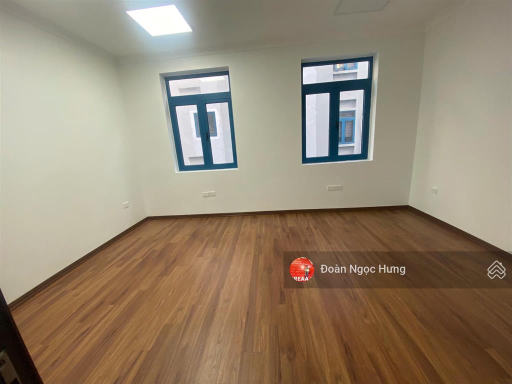 Cho thuê nhà trung kính, yên hòa, dt 80m, 6 tầng, thang máy điều hòa đầy đủ, giá chỉ 45tr