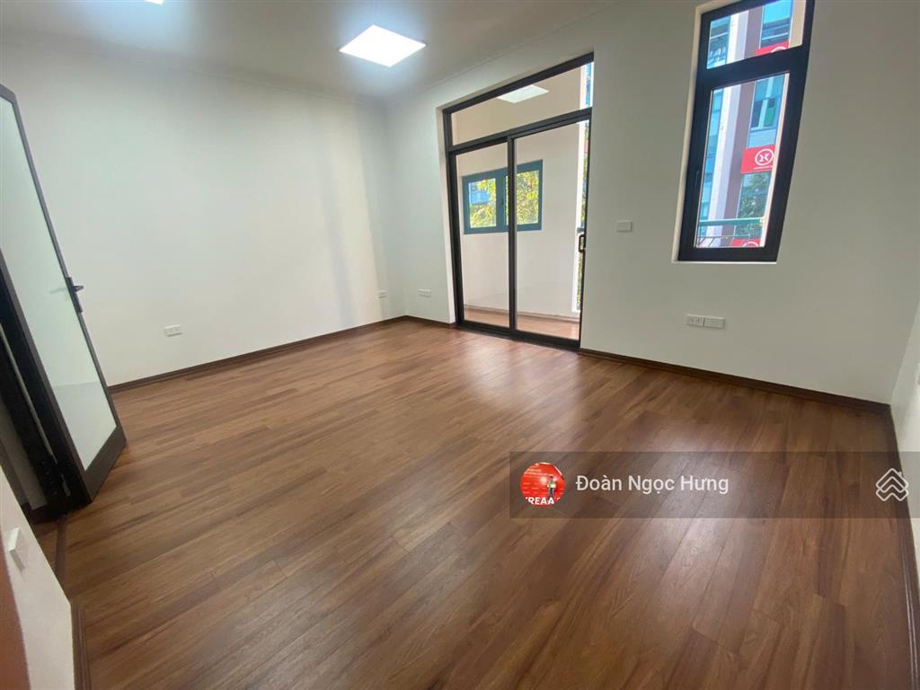 Cho thuê nhà trung kính, yên hòa, dt 80m, 6 tầng, thang máy điều hòa đầy đủ, giá chỉ 45tr