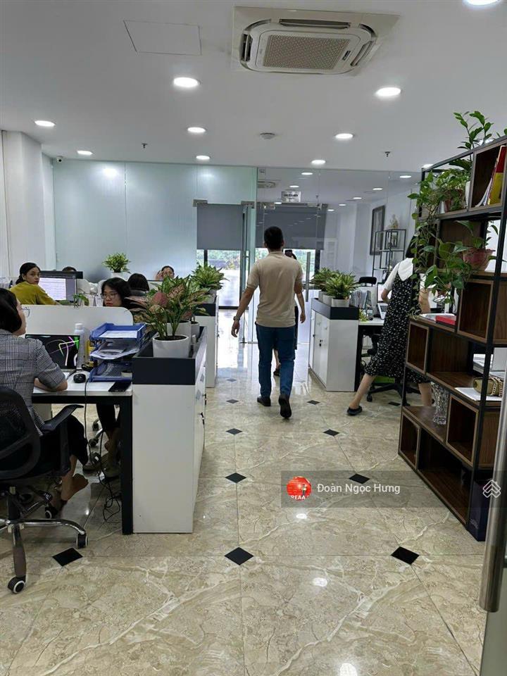 Cho thuê tòa nhà trung kính, yên hòa, dt 100m, 7 tầng 1 hầm, pccc, đh đầy đủ. giá 110tr
