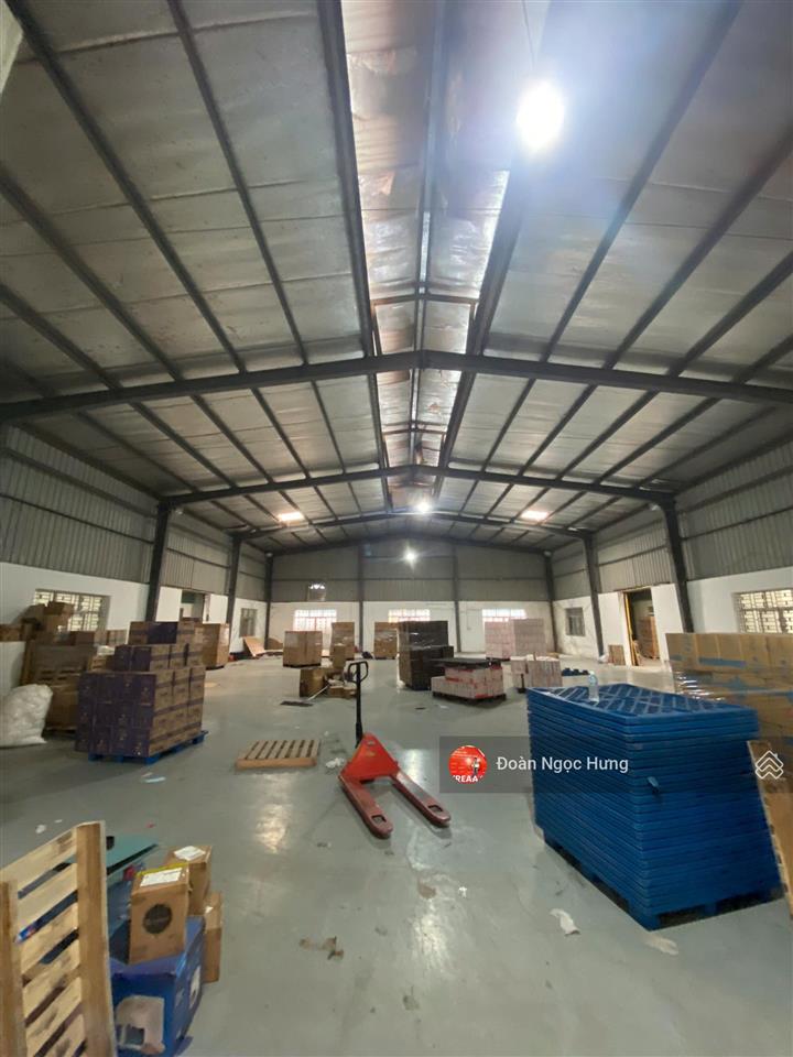 Cho thuê kho xưởng đại lộ thăng long, cạnh smart city, dt 900m2, điện 3fa, xe công, xuất vat