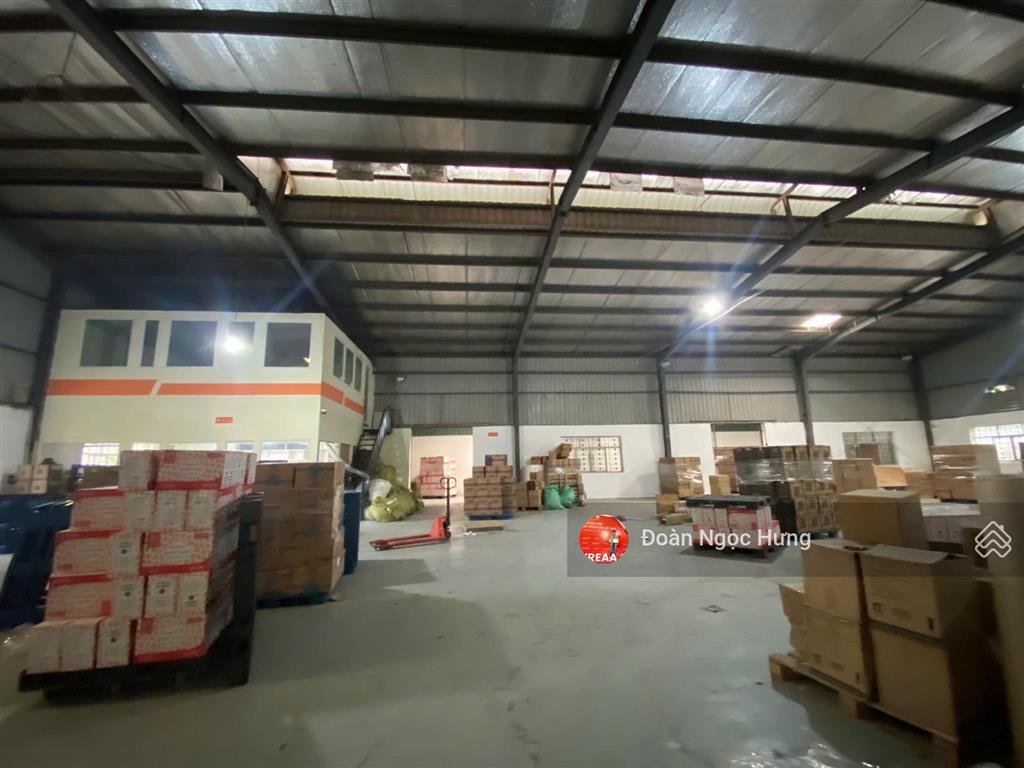 Cho thuê kho xưởng đại lộ thăng long, cạnh smart city, dt 900m2, điện 3fa, xe công, xuất vat