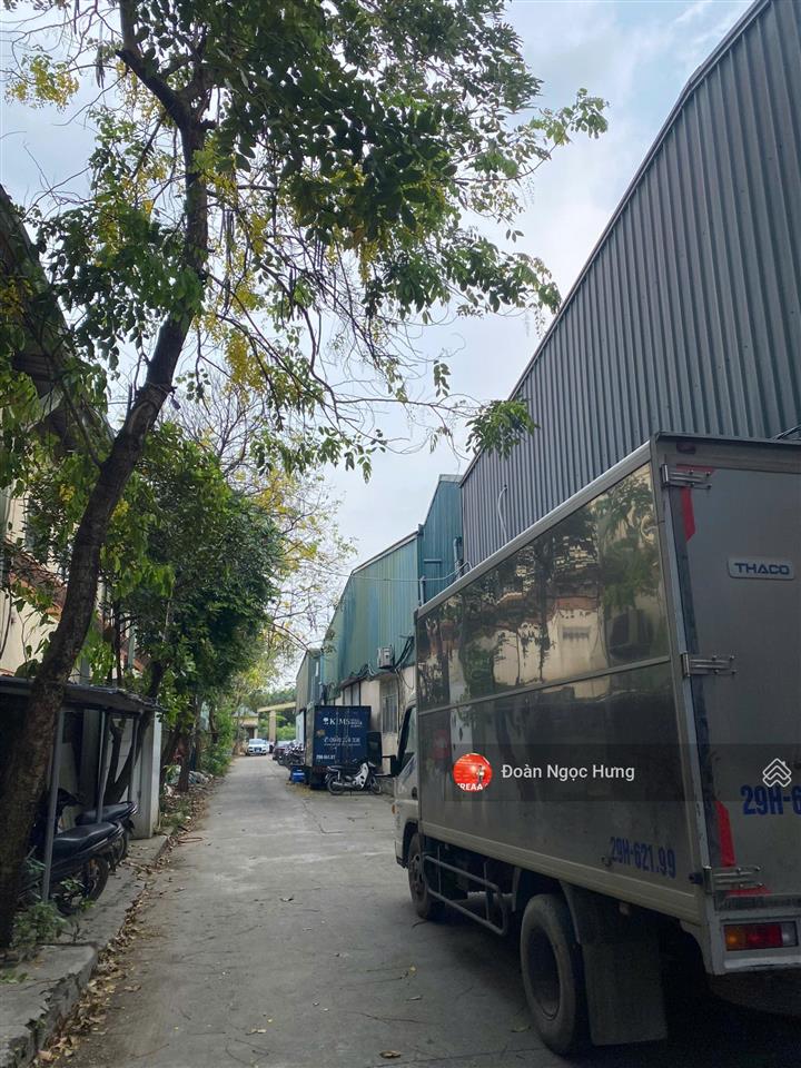 Cho thuê kho xưởng đại lộ thăng long, cạnh smart city, dt 900m2, điện 3fa, xe công, xuất vat