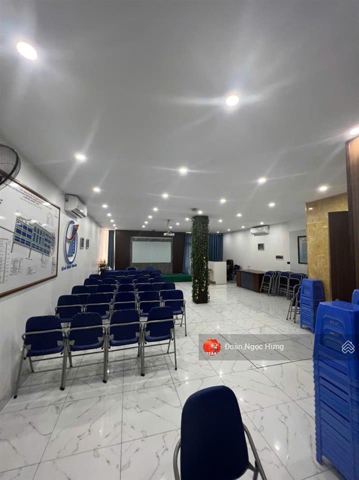 Cho thuê t1  2 lk khu đô thị tp giao lưu  phạm văn đồng 120m2/sàn, mt 7m. thông sàn. giá 33tr