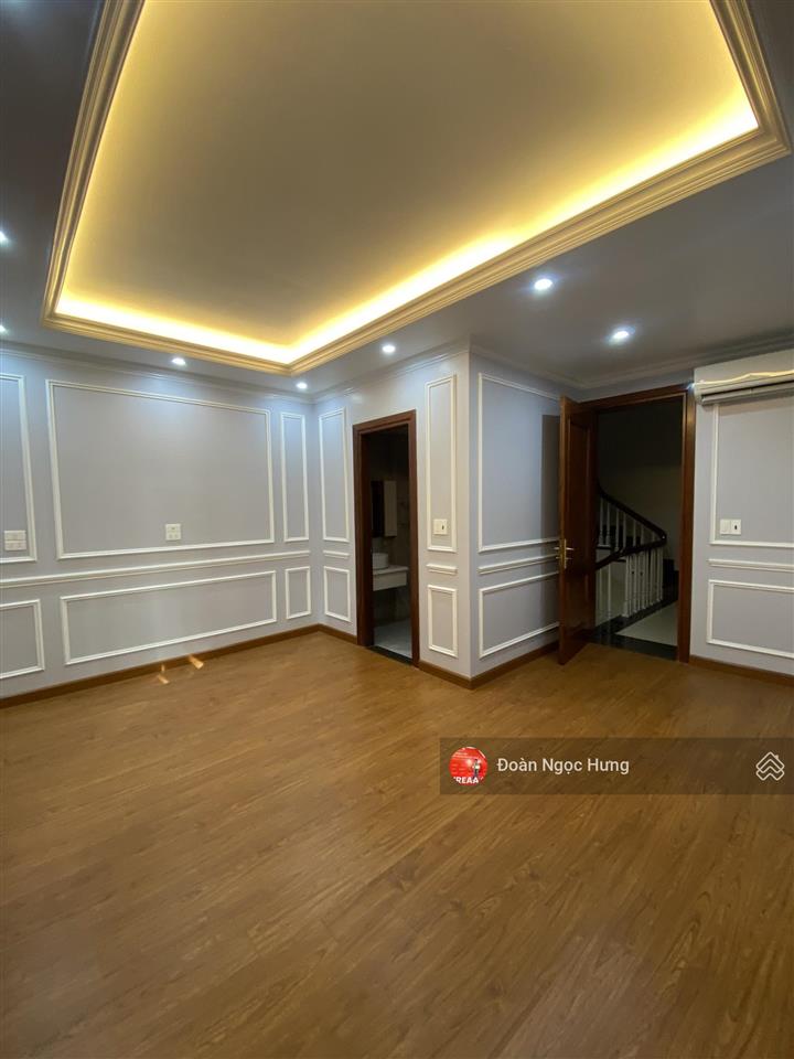 Cho thuê nhà nguyễn văn lộc mỗ lao, làng việt kiều châu âu. dt 90m2, mt 5m, 4 tầng 1 hầm giá 30tr