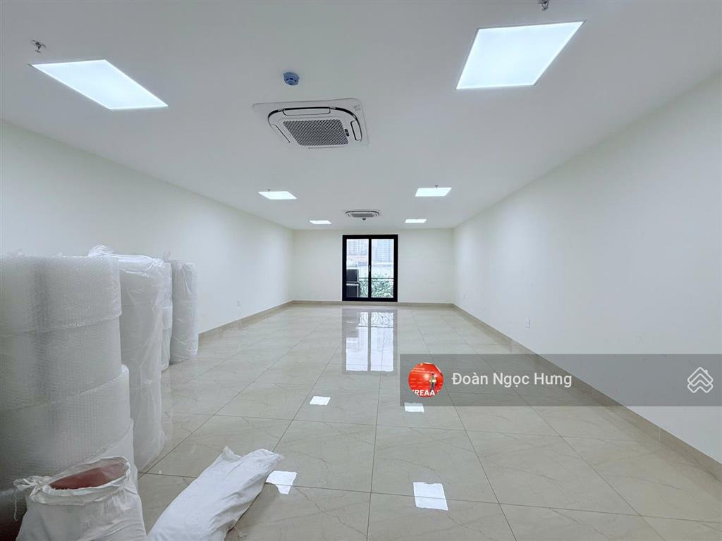 Cho thuê nhà phố nguyễn chánh, gần big c thăng long, dt 140m, 7 tầng, thang máy, pccc đầy đủ, 140tr