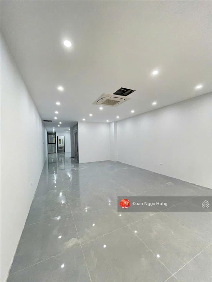 Cho thuê nhà đường tố hữu, trung văn, dt 120m, mt 6m, 5 tầng thông sàn thang máy điều hòa, giá 35tr